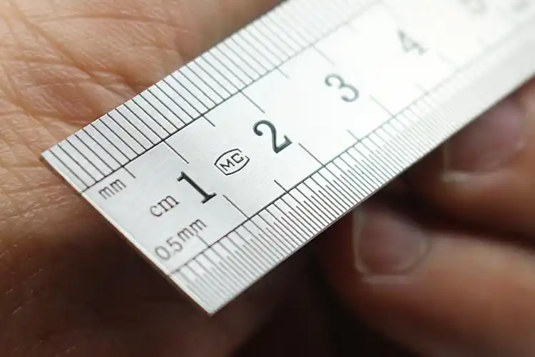 亚信 不锈钢直尺 双面标记加厚木工刻度尺 学生办公测绘尺子 40cm