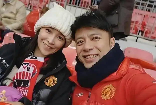 68岁李克勤近况50岁妻子疑怀3胎每月还60万房贷哭诉压力大