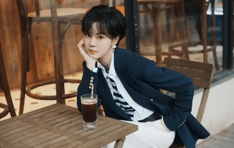 郁可唯回应入围金曲奖最佳华语女歌手:继续加油_life_名单_dear