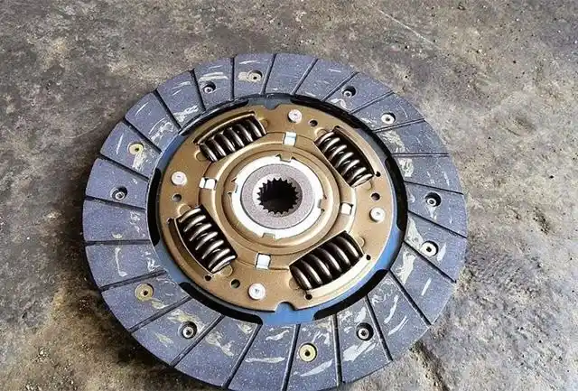 半离合行驶到底有多伤车?听老司机一说,再也不担心了