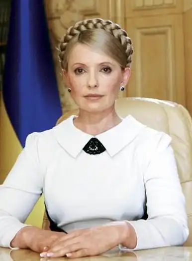 乌克兰美女总理出身贫贱靠4个男人权势滔天为何2次入狱受尽折磨