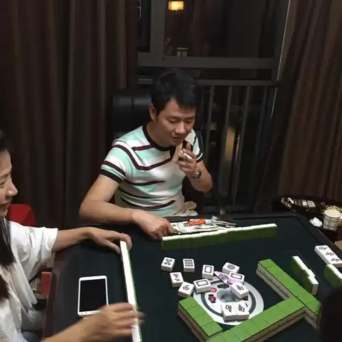 陪美女弟媳妇们打麻将