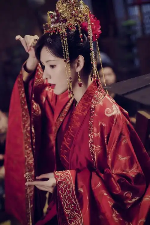 张予曦琉璃嫁衣剧照图片