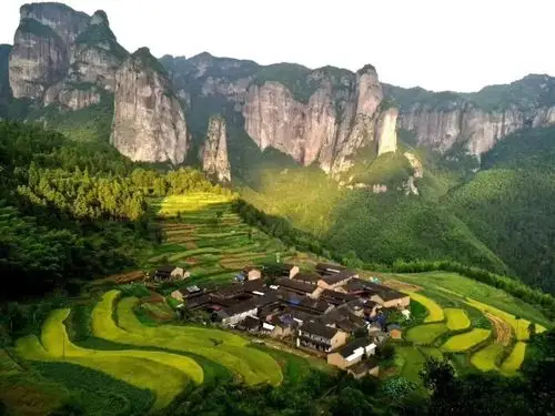 【特别推出】 10月8日 江南的香格里拉—公盂,赏黄金梯田,品美味土鸡