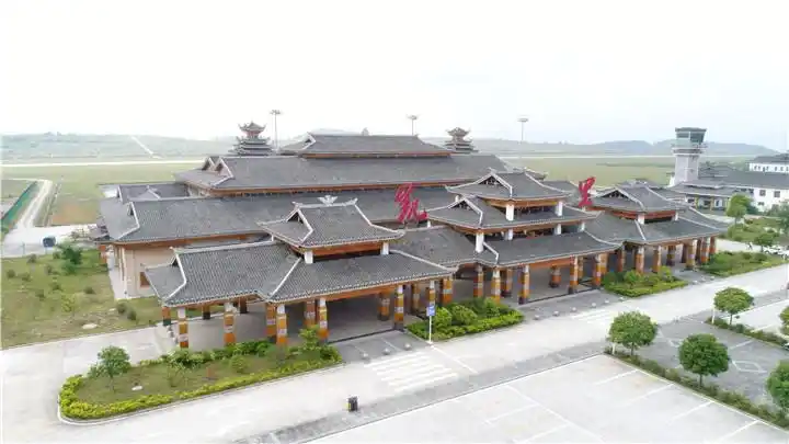 双节期间凯里黄平机场接待旅客同比增687