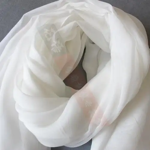 【送妈妈的纱巾】女士春秋薄款围巾白色丝巾长款披肩女百搭两用夏季