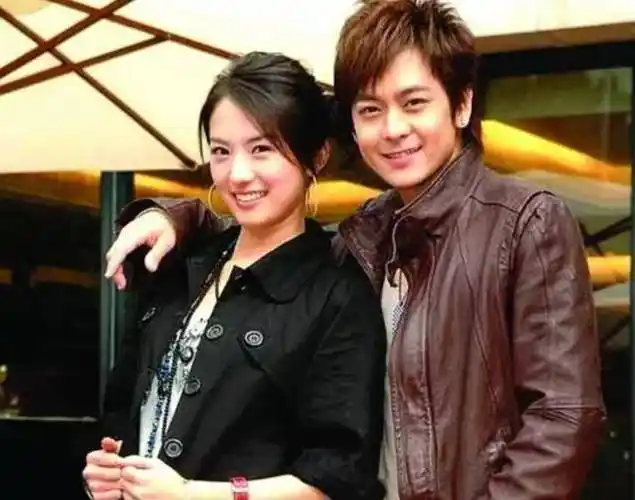 19版《放羊的星星》男主邓伦,女主angelababy_夏之星_刘荷娜_仲天