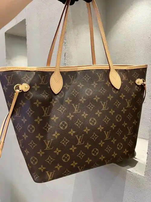 lv史上最值得买的包性价比之王neverfull