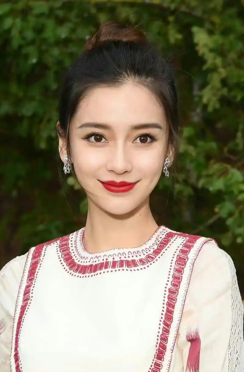 angelababy顶级头骨,她的发际线真的好美啊,是所有女明星发际线最好看