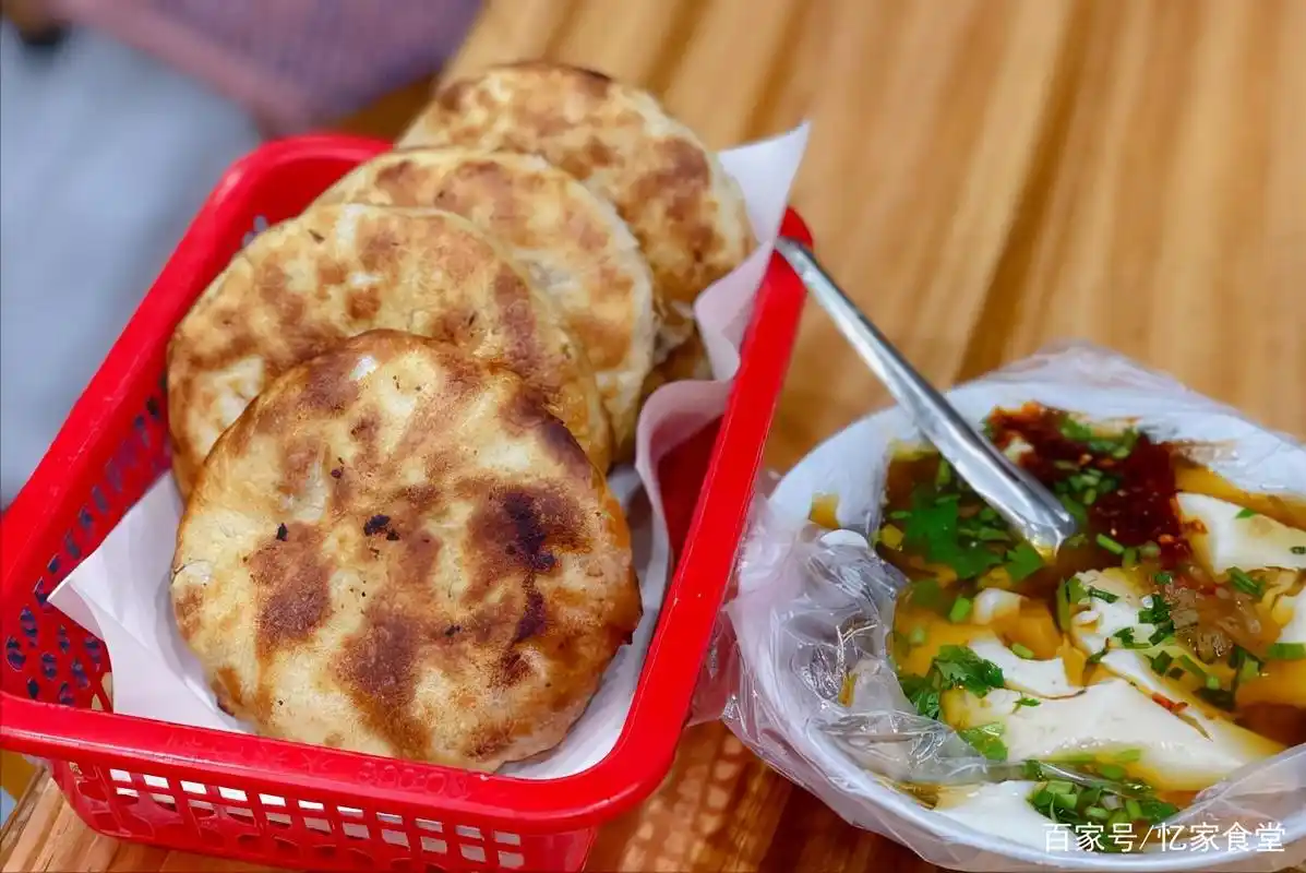 山东潍坊排名第一的肉火烧,3.5元一个火了30年,当地人不敢多吃