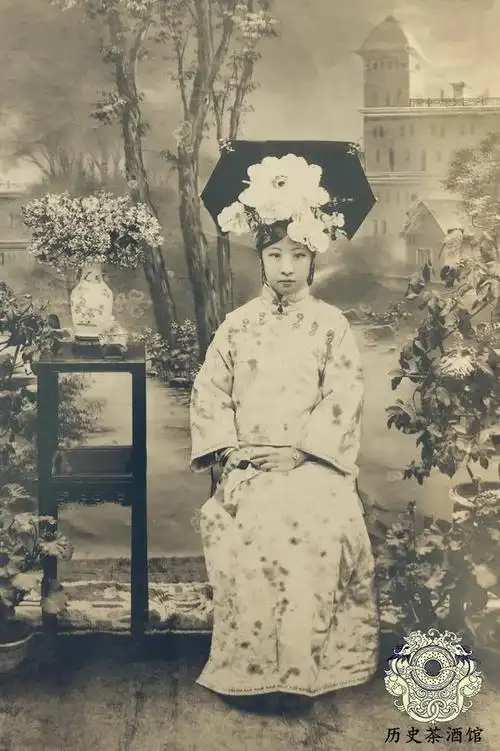 末代皇帝溥仪家族珍贵老照片三妹妹长相很漂亮图二是他的乳母