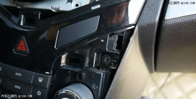 很有成就感 为科鲁兹加后备箱车内开关