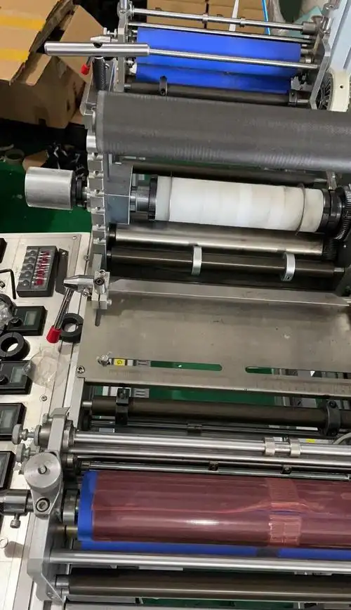 盐城地区转让一台三工位胶带贴合机气胀轴4收4放机器