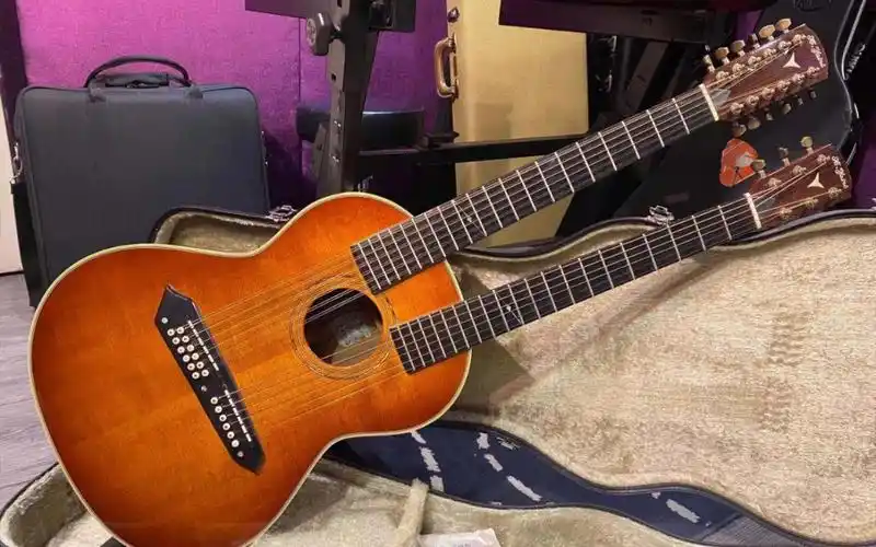 beyond1993马来西亚演唱会,黄家驹同款双头木吉他 k.