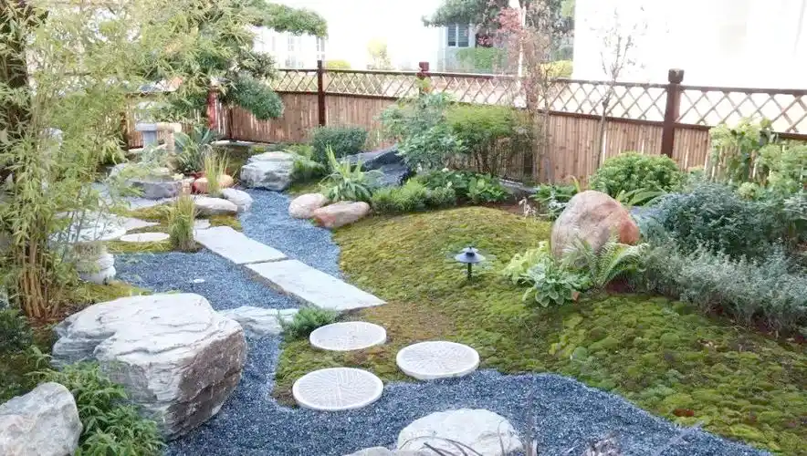 小面积庭院如何打造简洁而精致的日式花园?