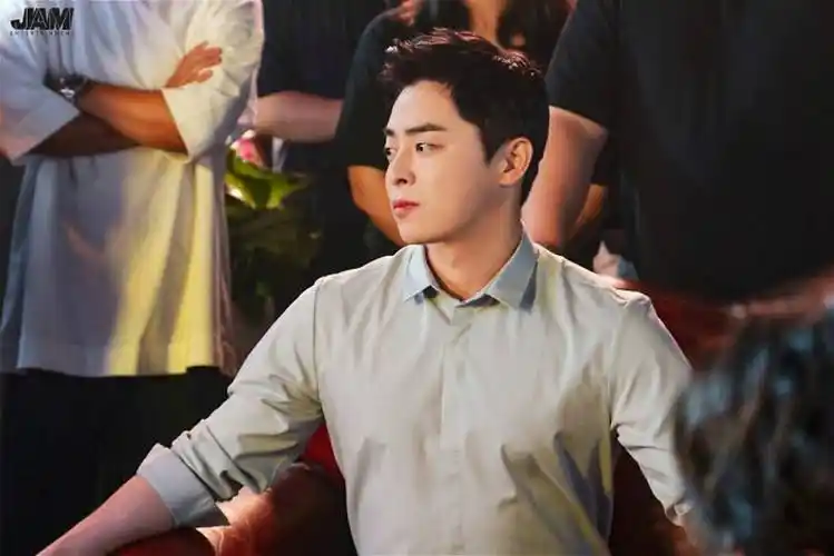 今年112月6日曹政奭和妻子gummy顺利诞下女儿,受到了很多人的祝贺