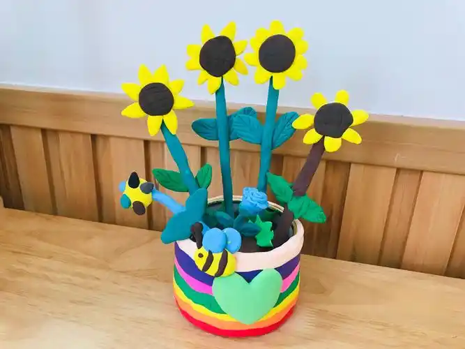 乐言一班亲子泥工创意大比拼,开始投票啦!