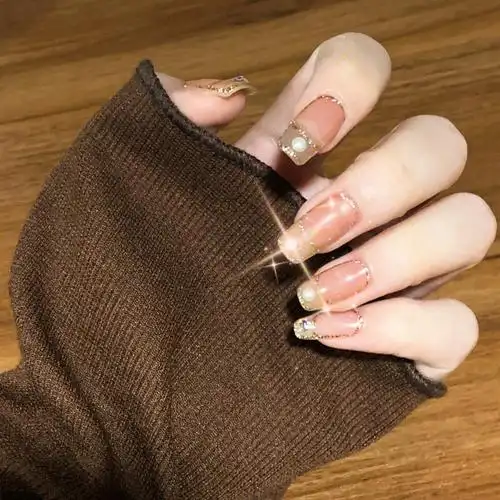 夏日美甲香槟色金色美甲高级感