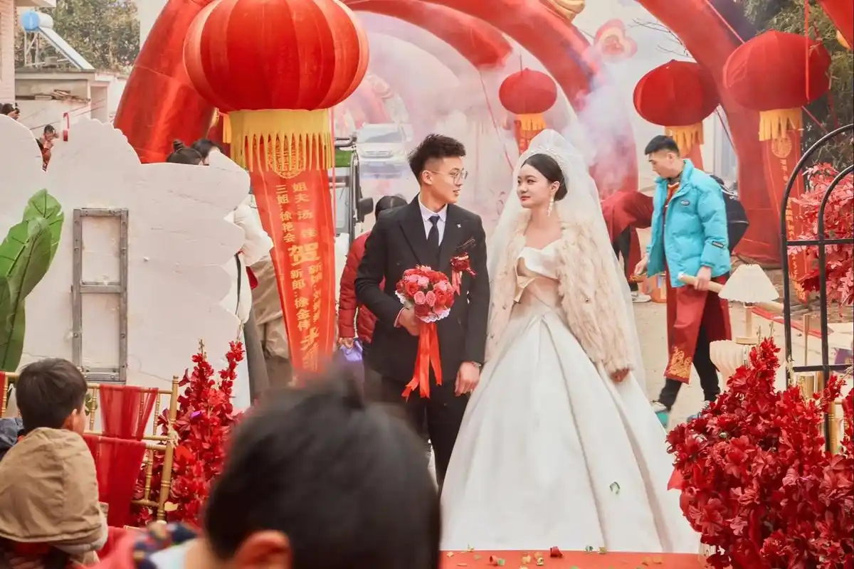 回顾婚礼那天 时光会走远照片才会永存