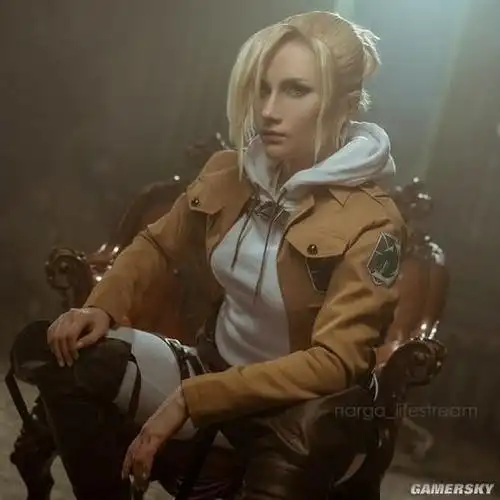 俄妹cos《进击的巨人》阿尼 泳装尽显火辣身材|女巨人|cos_网易订阅