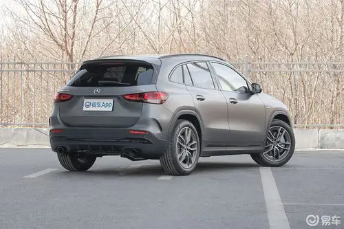 【奔驰gla amg2021款amg gla 35 4matic侧后45度车头向右水平汽车图片