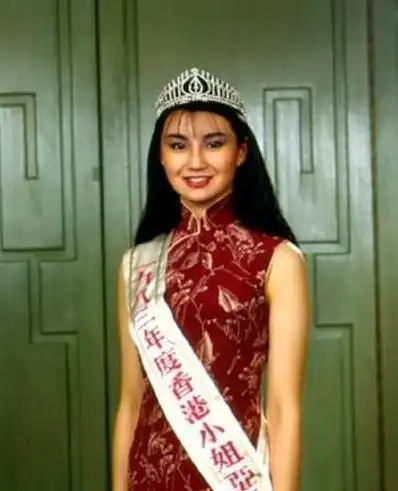 娱乐圈女明星们参加选美比赛的时候是什么样子?