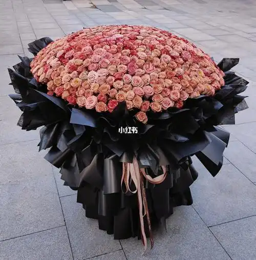 999朵卡布奇诺玫瑰花束