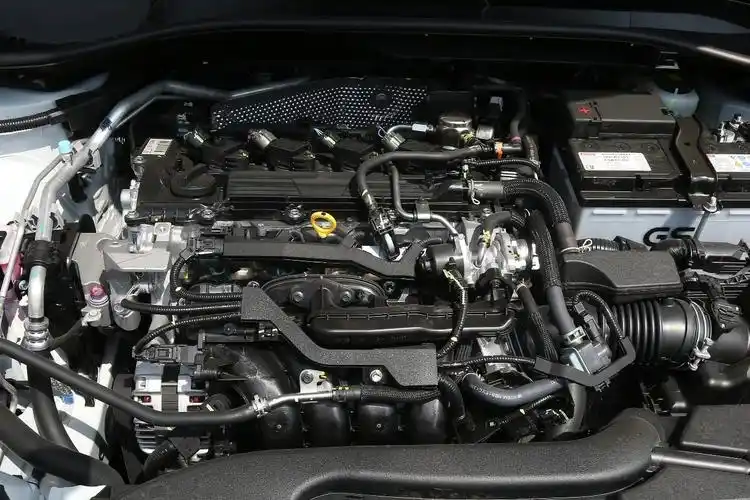 汽车的发动机  描述已自动生成