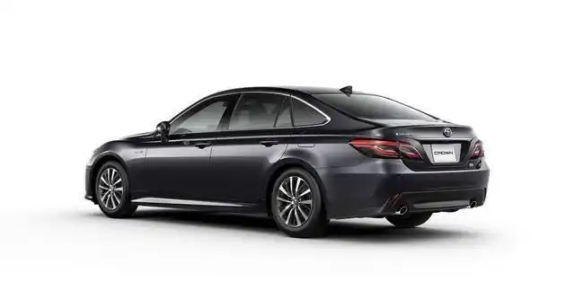 2021款丰田皇冠在日本发布,采用12.3英寸触摸大屏,外观无变化