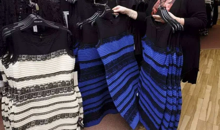 裙子是白金还是黑蓝