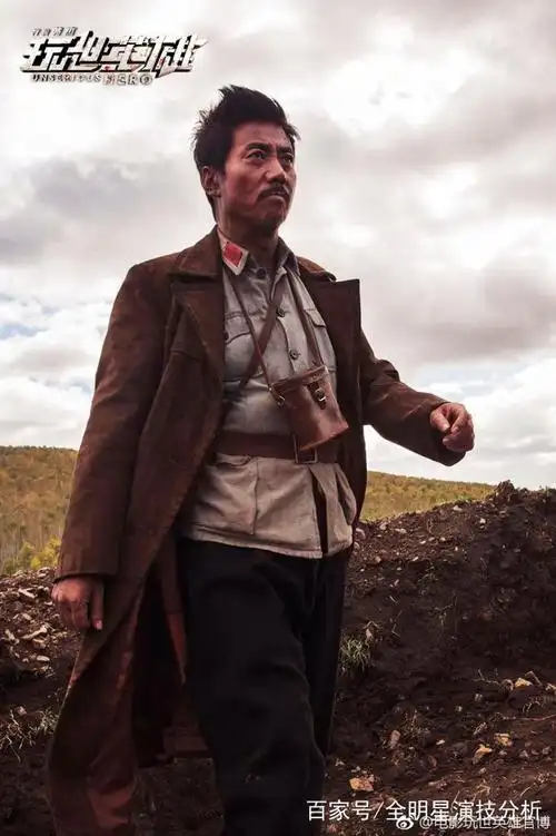 黄轩生日抖箱底,《玩世英雄》时空穿越打鬼子,携手范明搞笑撩妹