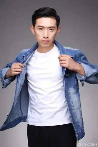 td正直博帅气迷人写真照片9p