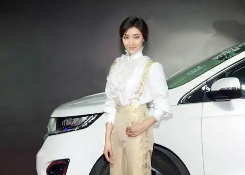 该剧收官后,菅纫姿不仅热度不减,更是成为了各大