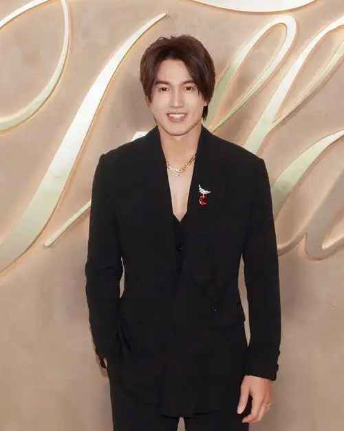 超话,蒂芙尼品牌大使钟楚曦超话,演员唐嫣超话马伊琾超话言承旭超话