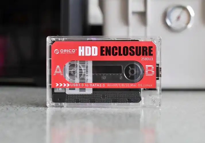 承载记忆的ab面,orico推出了一款2.5英寸磁带硬盘盒