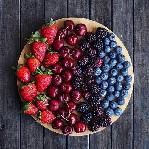 春节期间大鱼大肉,来一盘水果才健康.