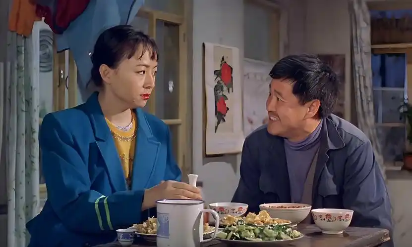 白云黑土经典喜剧,我们总是顾虑的太多让生活失去了本质的颜色