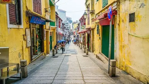 是香港人气排名第一的甜品店,在上海也开了一家店,澳门这家也是刚开的