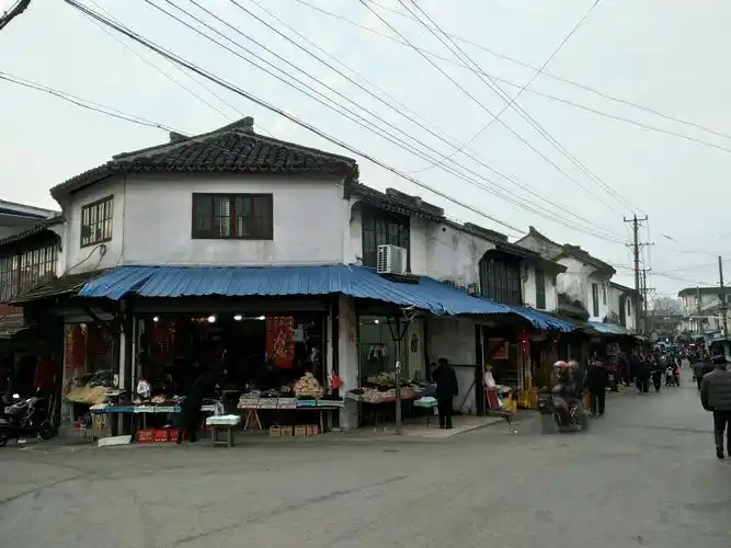 江苏省苏州市常熟市总马桥大街靠近虞山镇君子弄社区卫生服务站