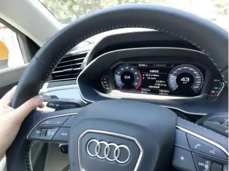 新手女司机试驾全新奥迪q3科技配置丰富方向盘轻巧灵敏好上手