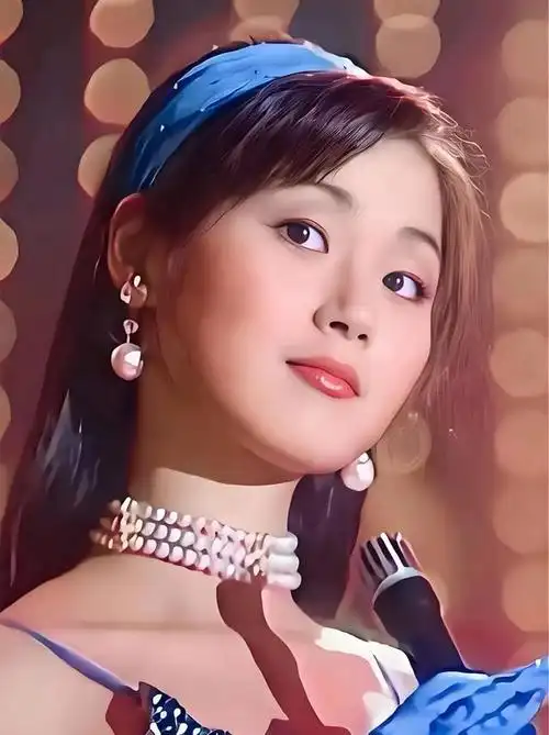 万绮雯亚视五个代表角色,马小玲最经典,42寸修长美腿闻名