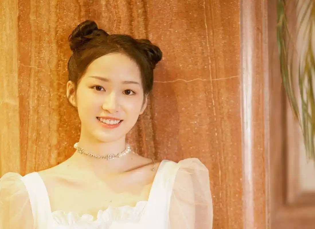 曾与易烊千玺合作过,20岁的她终于凭《琉璃》走红|琉璃|杨肸子|易烊