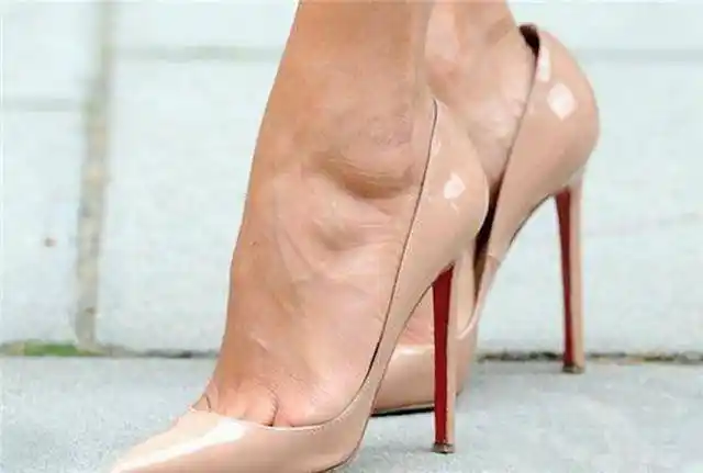 原创长期穿高跟鞋的女生几年后会有什么变化过来人说出了真相