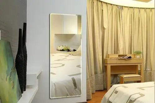 镜子对着床有什么说法 镜子对着床尾化解方法