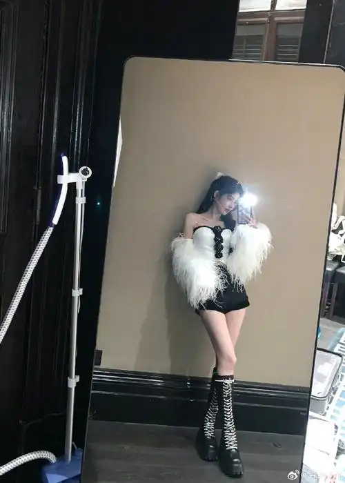 鞠婧祎姜黎非##鞠婧祎##鞠婧祎元宵节对镜拍