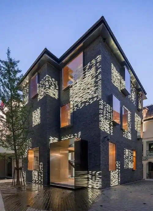 这个青砖晚上会放光!