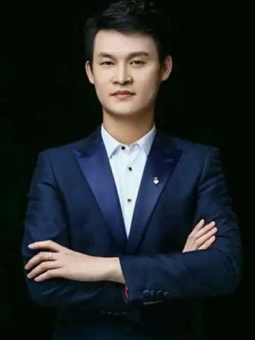 小沈龙个人资料和图片_小沈龙最新明星动态-雷客网