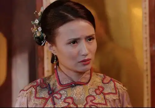 毒害吴聘,与表兄勾搭成奸,欣贵人从"甄嬛党"变"甄嬛死敌"