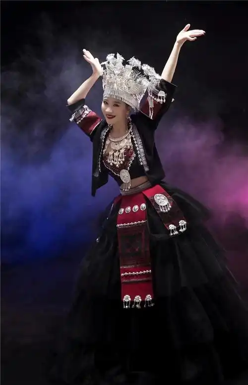 中国著名歌舞编导夏冰:何以踩花山,山歌逐舞欢