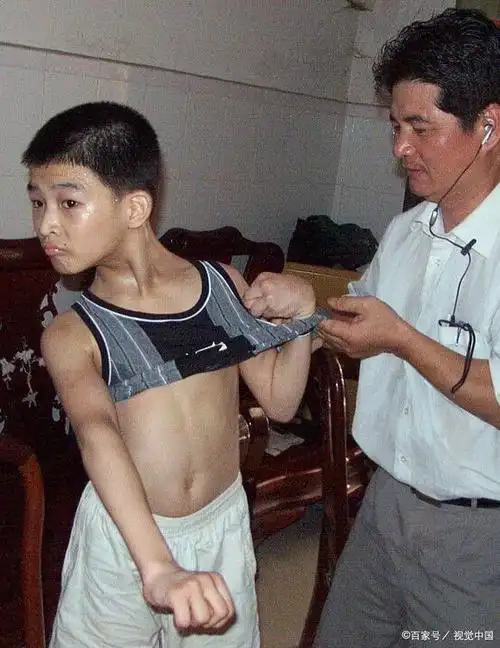 腹肌养成从娃娃抓起:小学生腹肌训练怎么练?